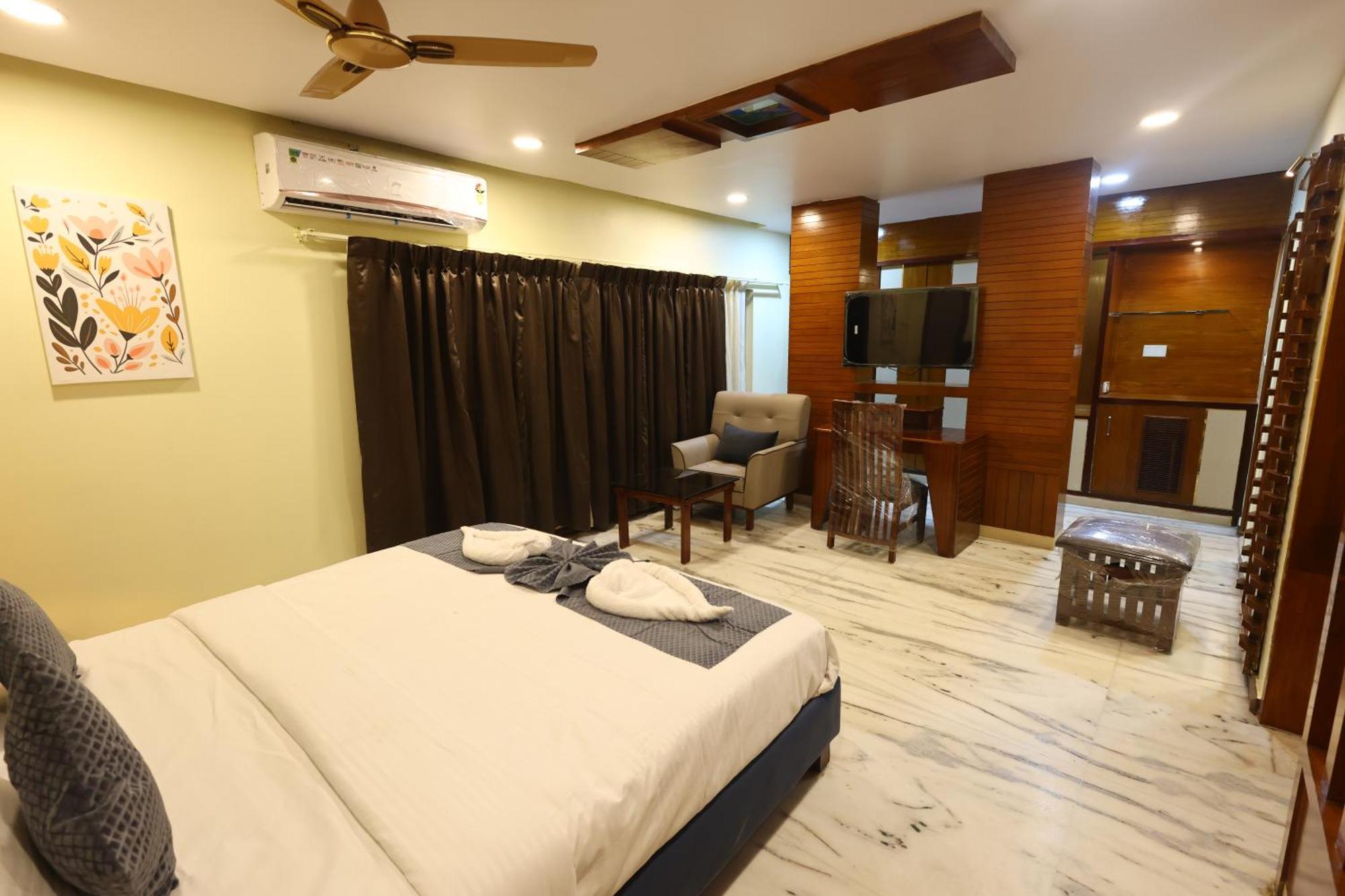 Lj Dadi'S Grand Hotel Visakhapatnam Bagian luar foto