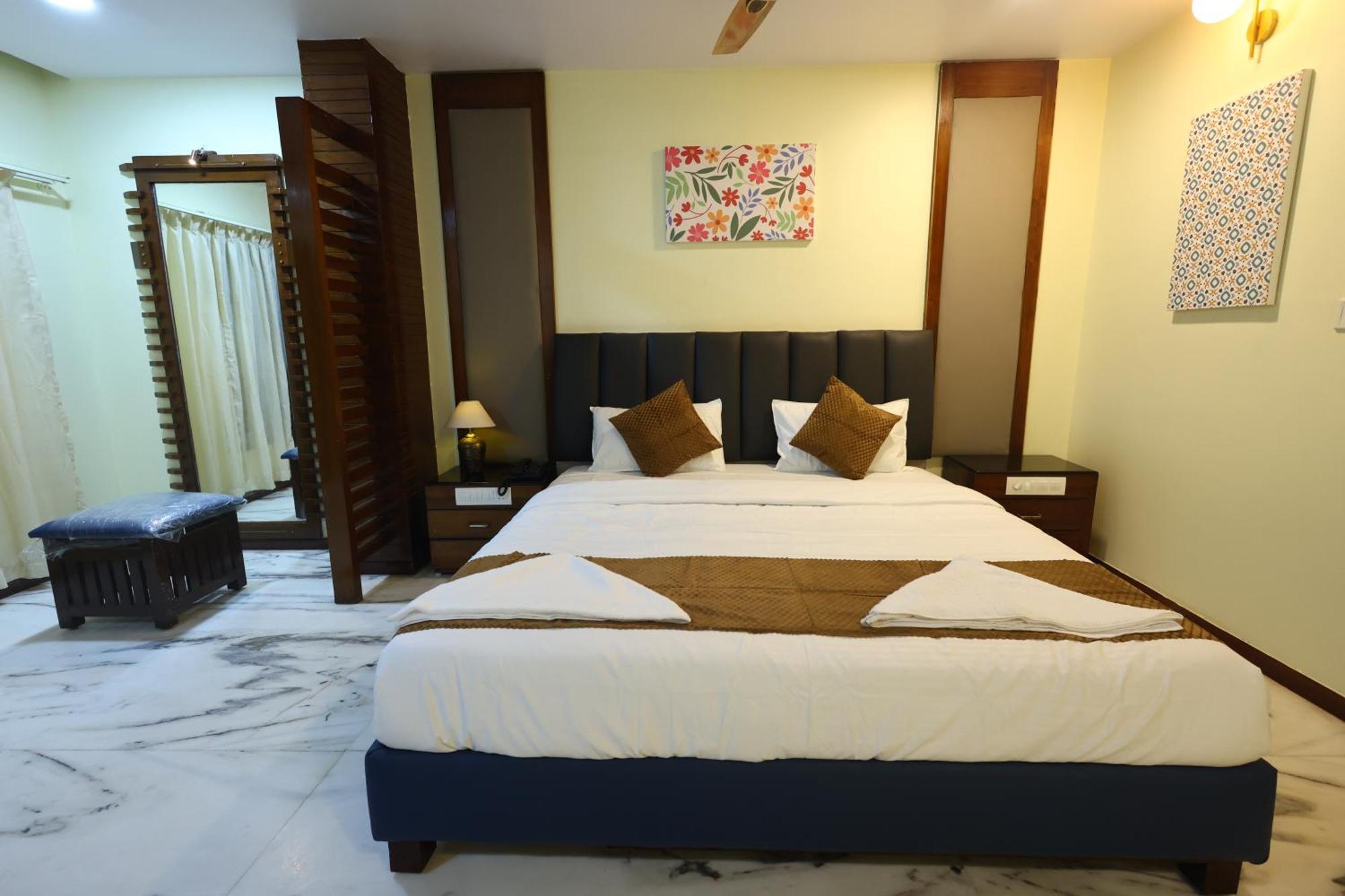 Lj Dadi'S Grand Hotel Visakhapatnam Bagian luar foto