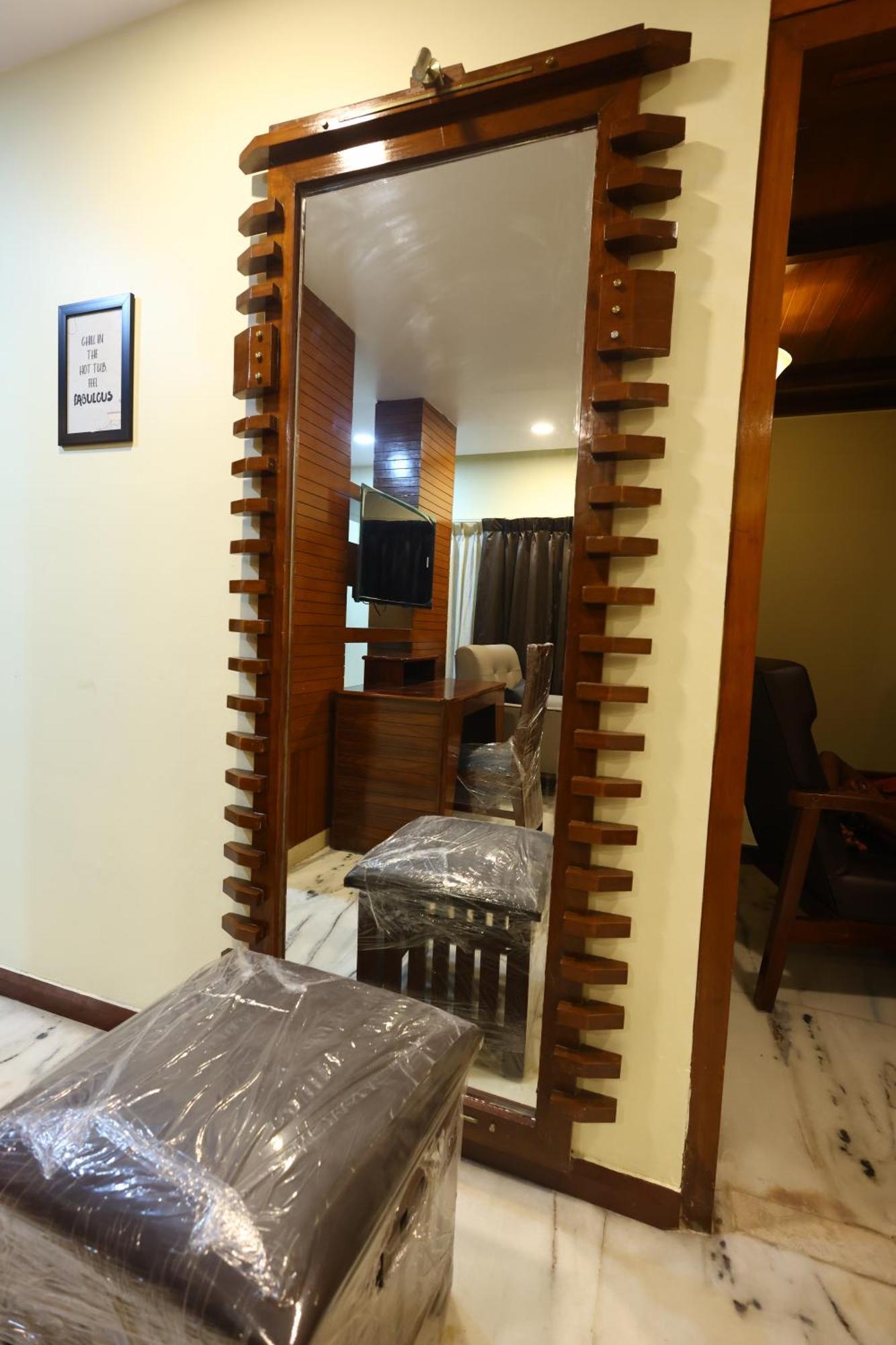 Lj Dadi'S Grand Hotel Visakhapatnam Bagian luar foto