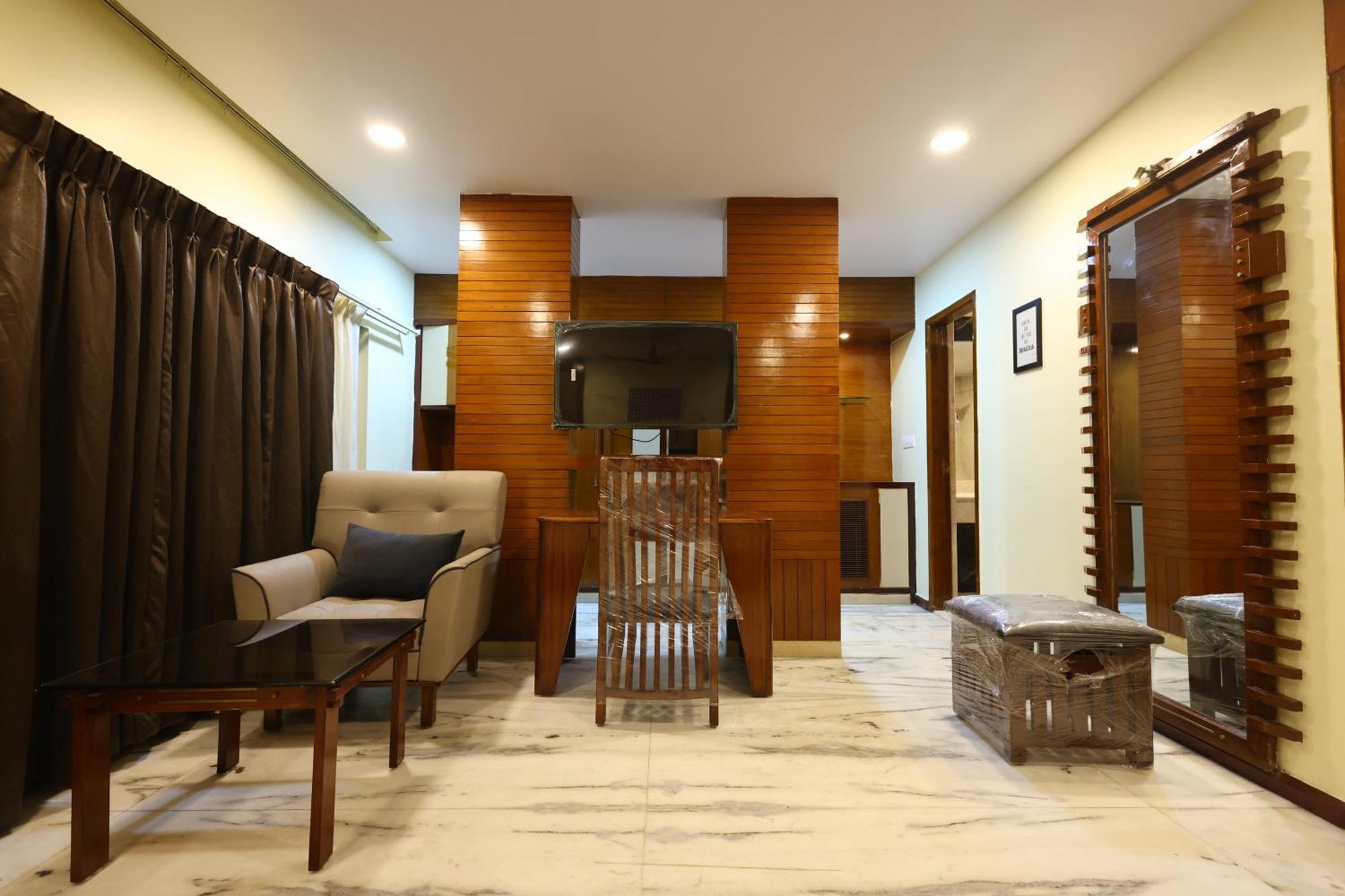 Lj Dadi'S Grand Hotel Visakhapatnam Bagian luar foto