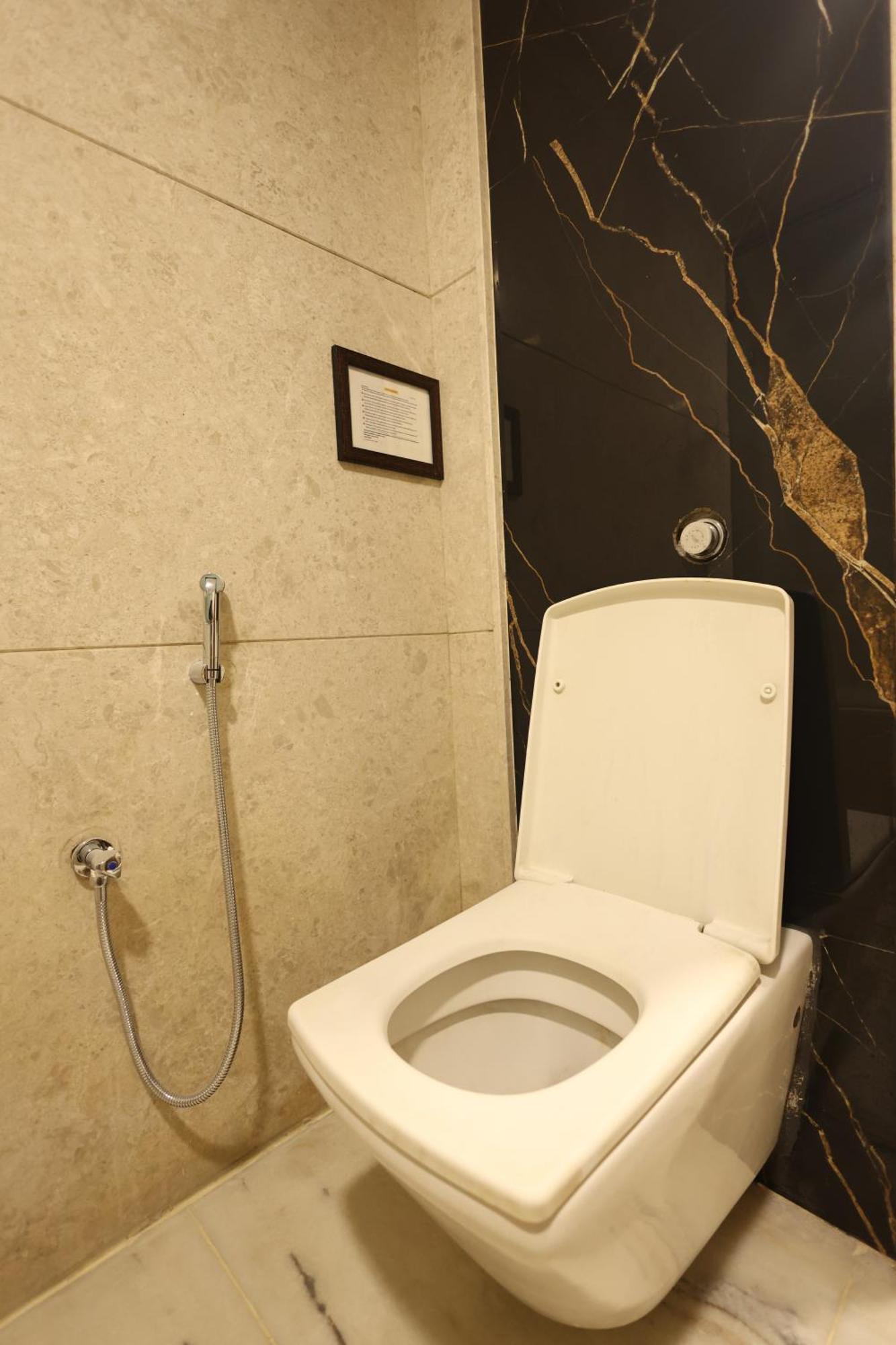Lj Dadi'S Grand Hotel Visakhapatnam Bagian luar foto