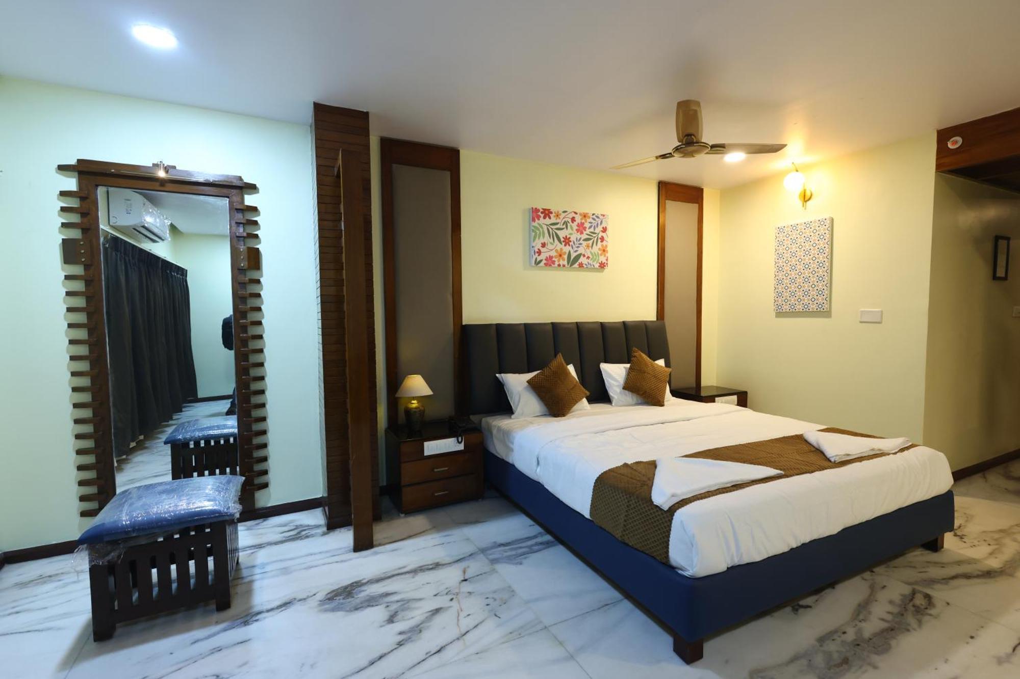 Lj Dadi'S Grand Hotel Visakhapatnam Bagian luar foto