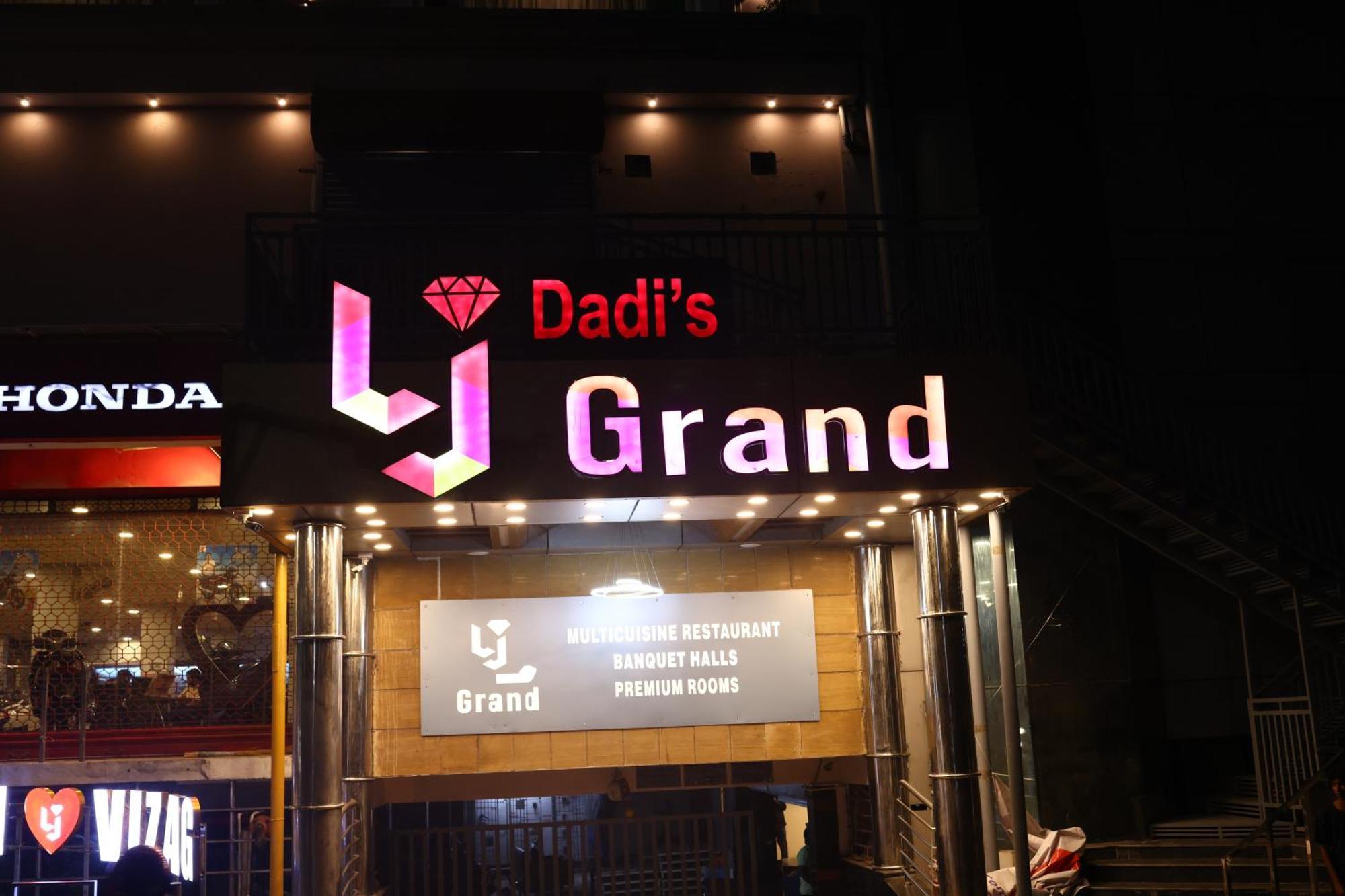 Lj Dadi'S Grand Hotel Visakhapatnam Bagian luar foto