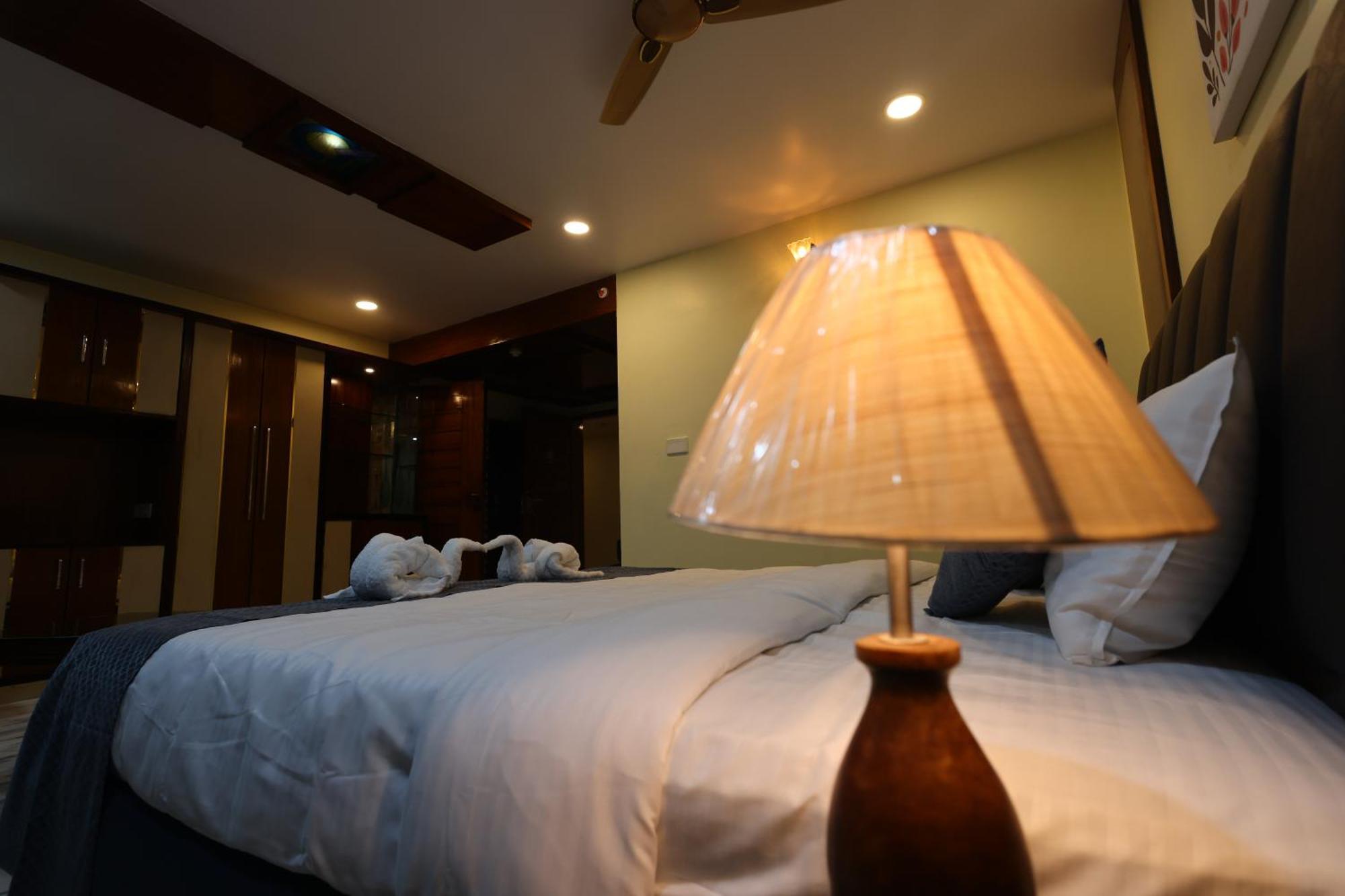 Lj Dadi'S Grand Hotel Visakhapatnam Bagian luar foto