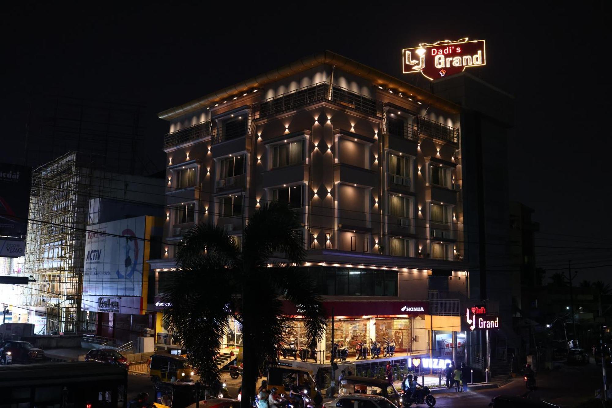 Lj Dadi'S Grand Hotel Visakhapatnam Bagian luar foto