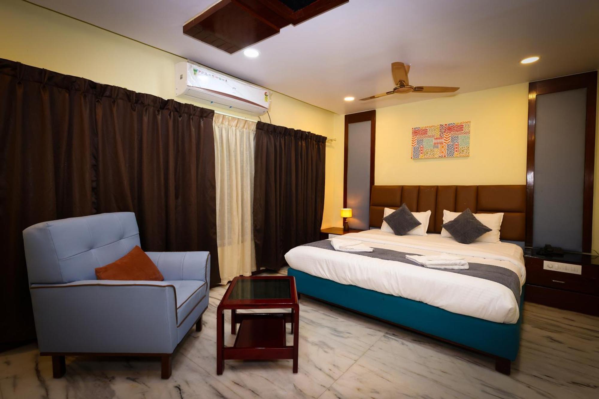 Lj Dadi'S Grand Hotel Visakhapatnam Bagian luar foto